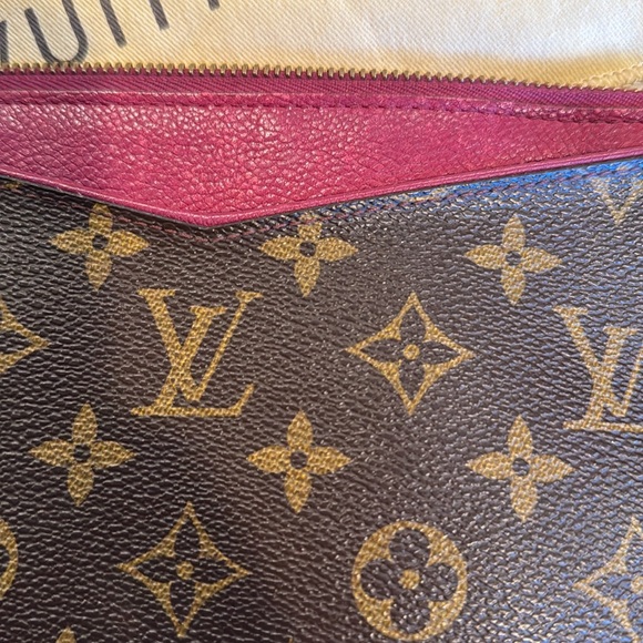 Authentic Louis Vuitton Pallas Pouchette leather clutch bag - Picture 6 of 11